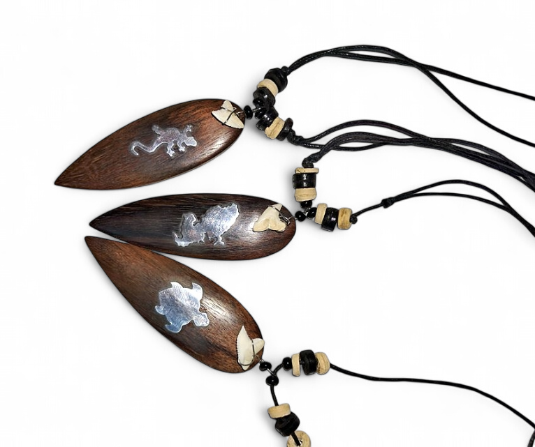 Collier Planche Surf Bois Dents Requin