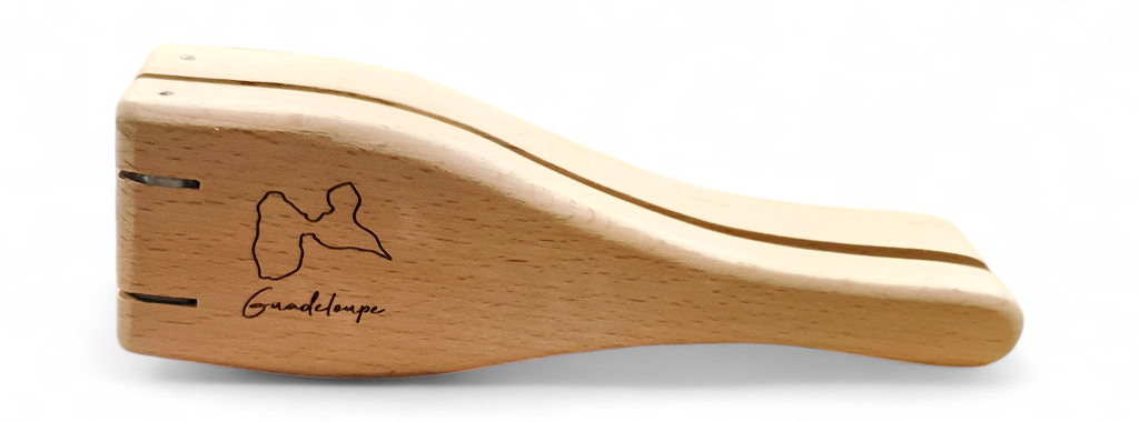 Presse citron en bois gravé 